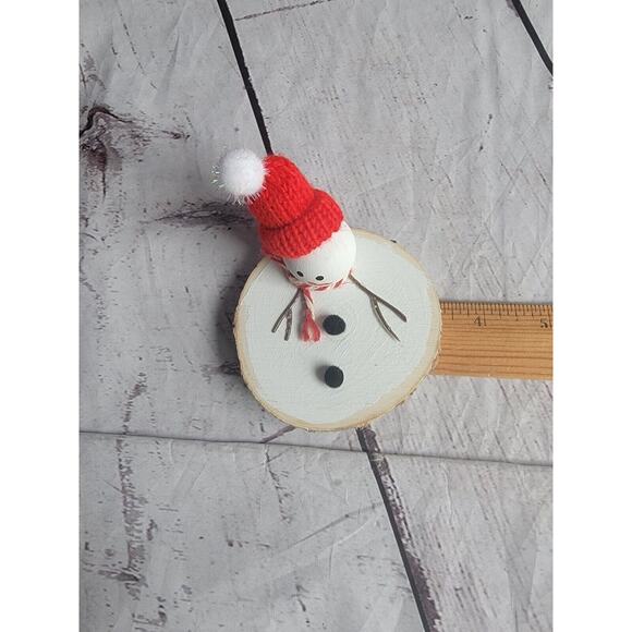 Melted Snowman Wooden Slice With Red Winter Hat Tier Sitter Wnter Decor New - Picture 4 of 4